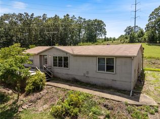 19235 E Black Oak Rd, Fayetteville, AR 72701