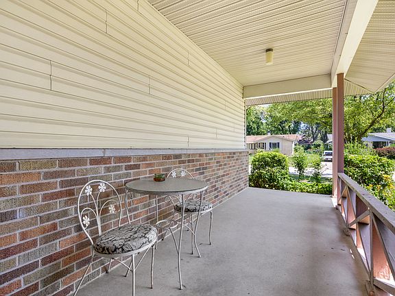 2nd image of 816 Delphia Ave