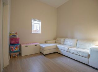 19433 68th Ave, Surrey, BC V4N6M8