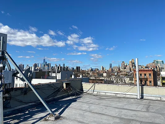 Rented by Avenues Real Estate | media 9
