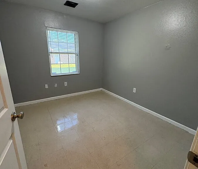 708 W Warren St — Photo 14