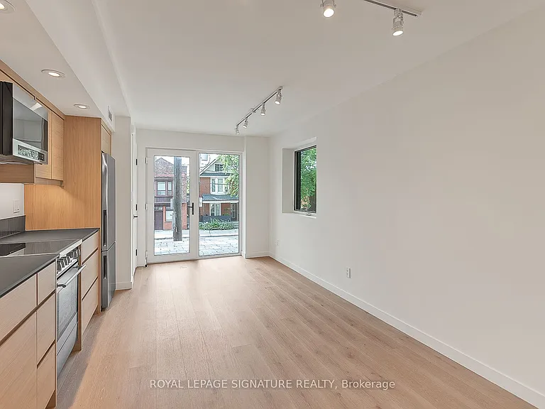 1254 Davenport Rd #1 — Photo 3