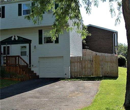3rd image of 17 Carriage Ct