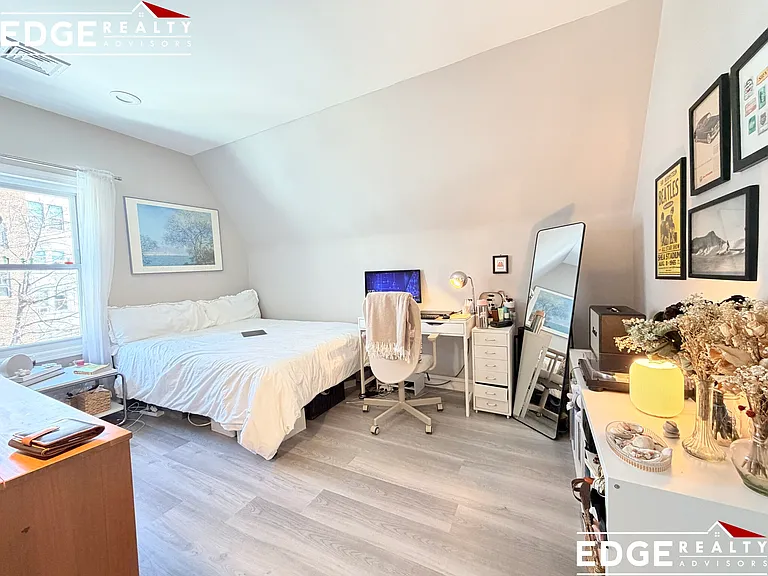 66 Quint Ave #2A — Photo 9