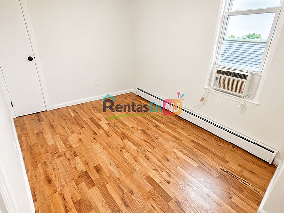 5th image of 529 E Jersey St Floor 3