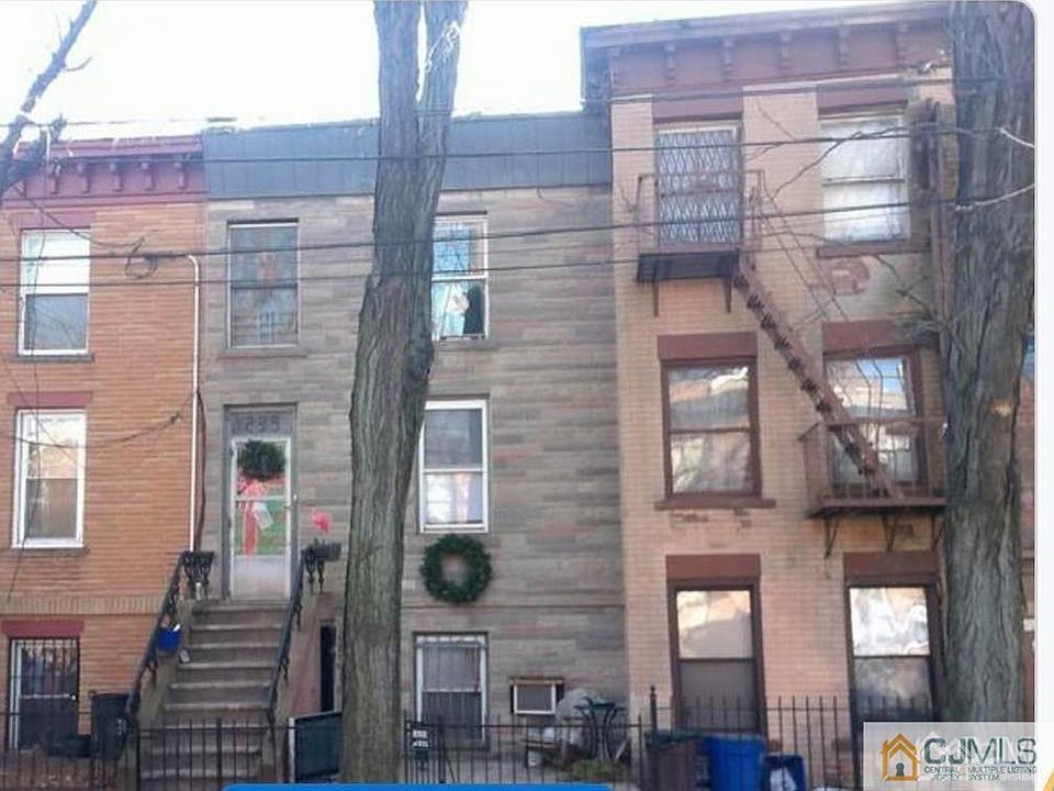 2nd image of 299 5th St