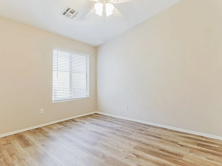 510 N Danyell Dr — Photo 17