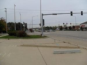 1st image of 401 E North Ave