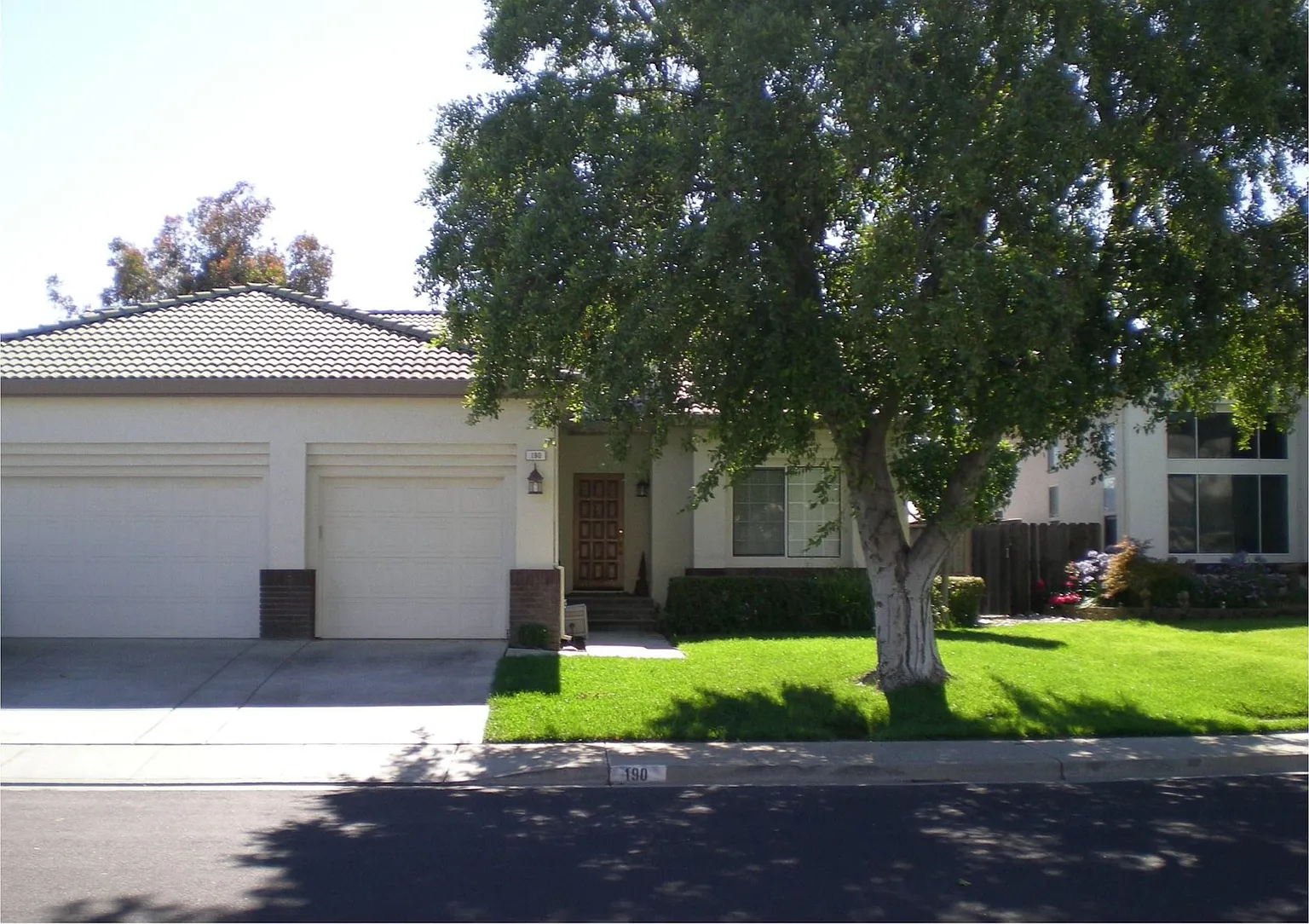 190 Deerglen Cir photo 1