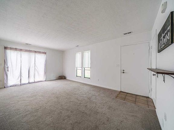 4th image of 4235 Briarwood Dr APT 3