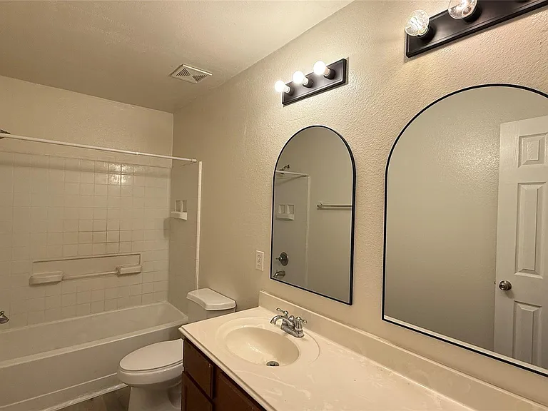 3114 Junction Dr — Photo 8