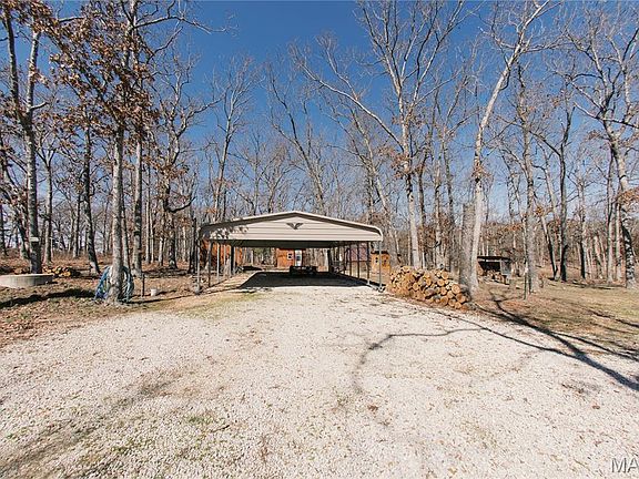 5th image of 1008 Lois Ln