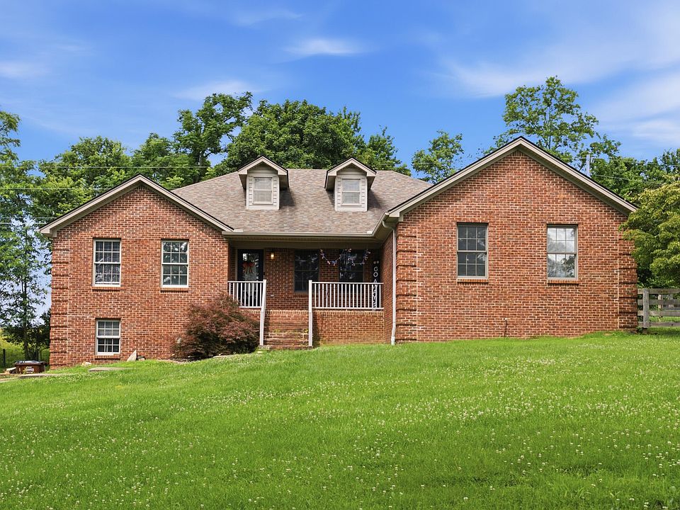 1st image of 1321 Travis Dr