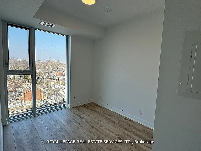 1660 Bloor St W #401 — Photo 9