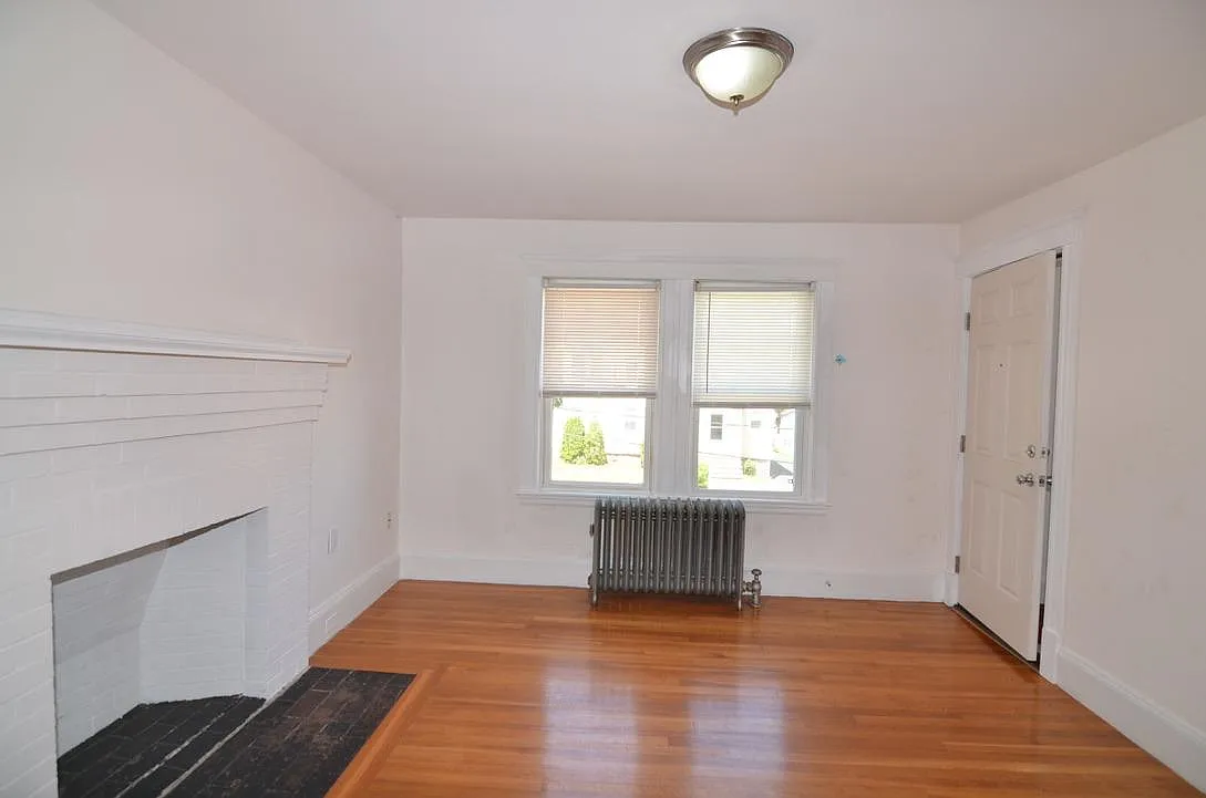 2 bed, 1150 sqft, $2,400 — Photo 3