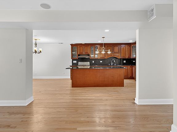 5th image of 7036 W Cermak Rd #2