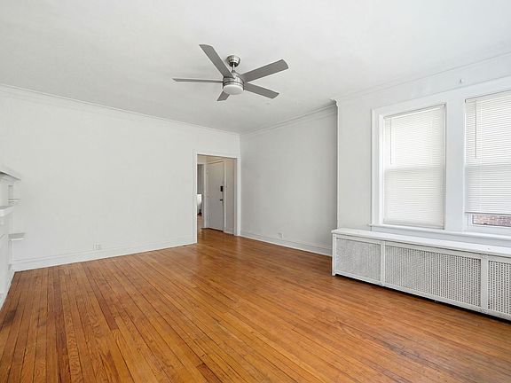 4th image of 7806 S Cregier Ave