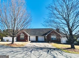 211 Alston Ridge Dr, Cornelia, GA 30531