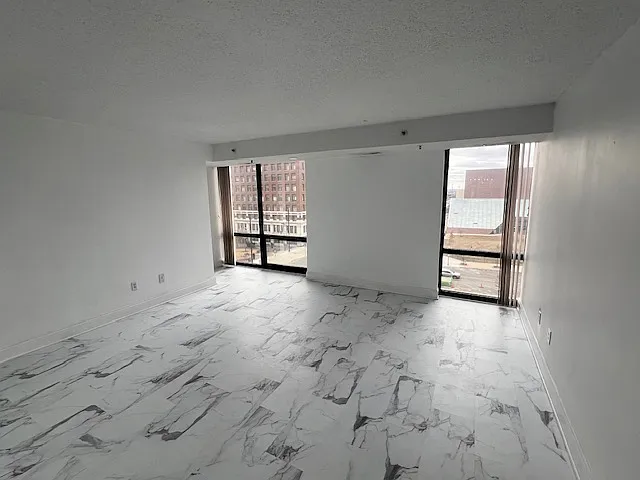 123 SW Jefferson St #E6W — Photo 1