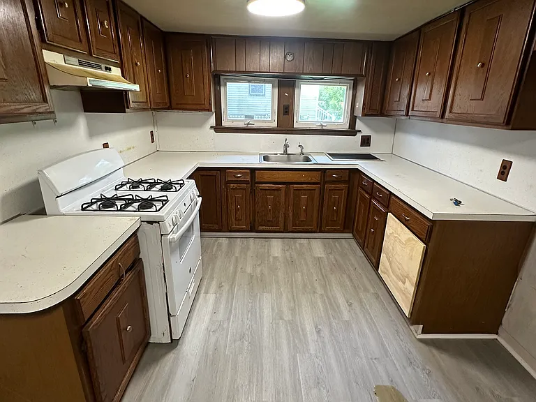 330 Cedar St — Photo 6