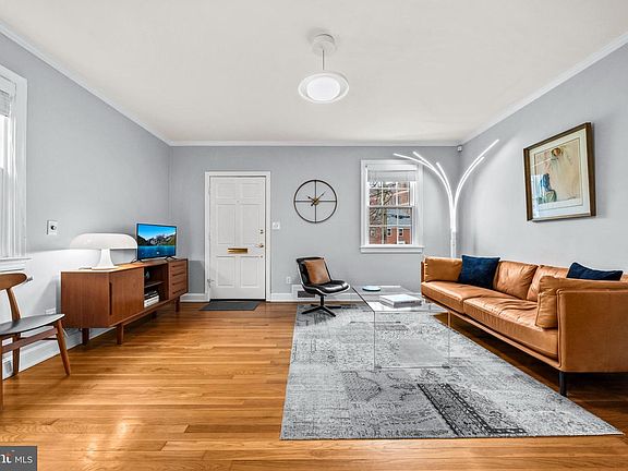 3rd image of 4228 40th St NW