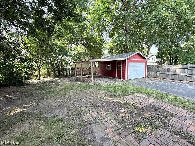 1504 Preston Ave — Photo 7