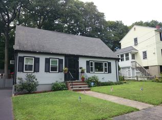 6 Westmoor Ter, West Roxbury, MA 02132