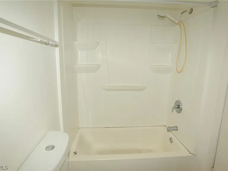 2835 Winkler Ave #216 — Photo 10