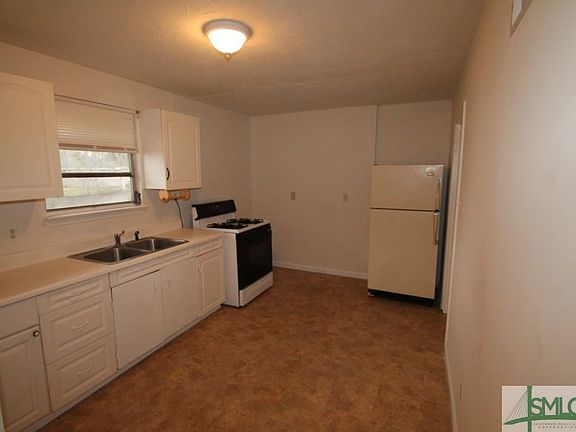 5th image of 105 Jasper Dr