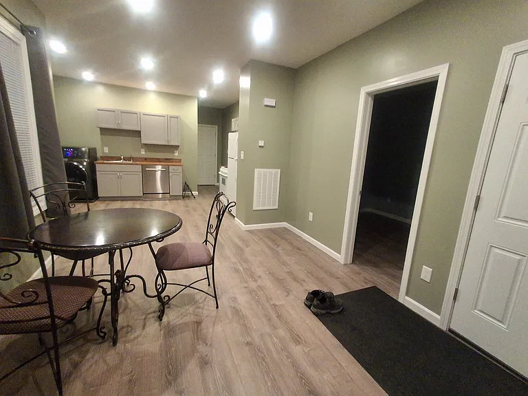 123 John St #2 — Photo 32