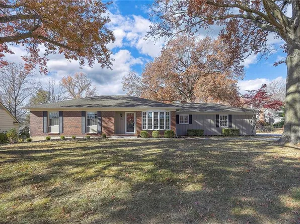 10314 Manor Rd, Leawood, KS 66206