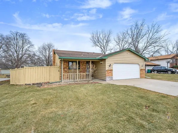 8136 Vincent Ave N, Brooklyn Park, MN 55444