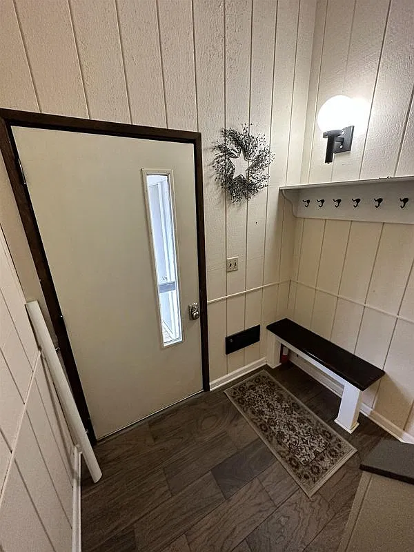 2 bed, 2.0 bath, 1284 sqft, $2,000 — Photo 2