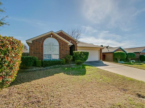 3rd image of 930 Silverstone Dr