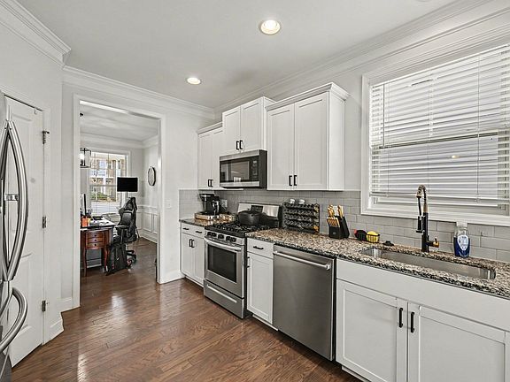 4th image of 7407 Birchshire Dr