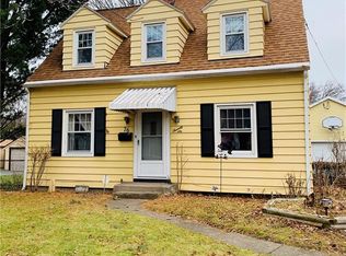 76 Langford Rd, Rochester, NY 14615