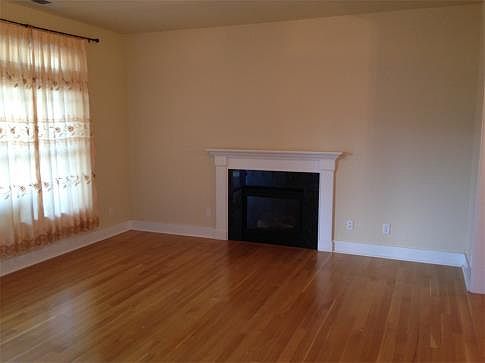 2nd image of 589 NE Cummins St