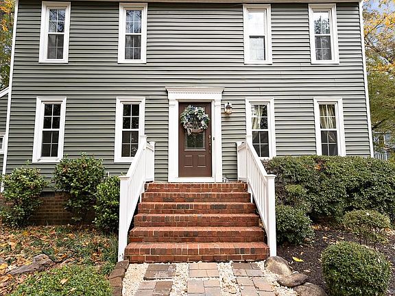 5th image of 800 Mountain Laurel Ct