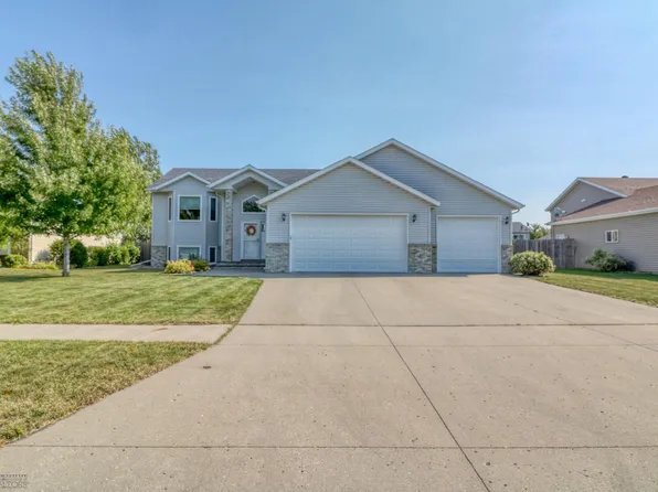 3750 Fillmore St S, Fargo, ND 58104