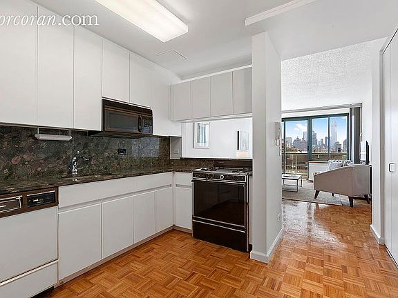 3rd image of 22 W 15th St APT 17J