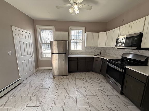 2nd image of 17 William St APT 1