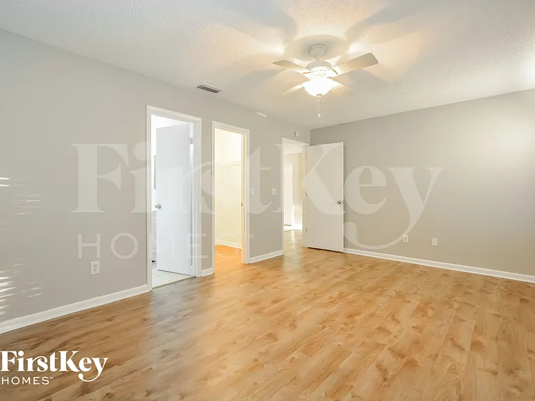 2526 Needle Palm Dr — Photo 8