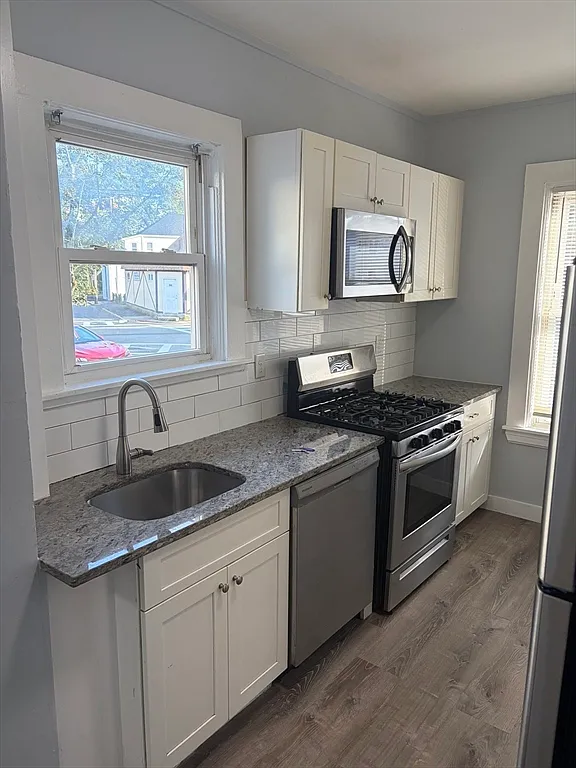 1 bed, 1.0 bath, 500 sqft, $1,800 — Photo 1