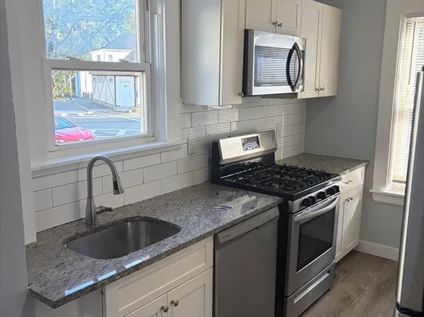126 Main St APT 2, Quincy, MA 02169