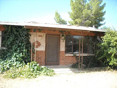 Building Photo - 2704 E Water St
