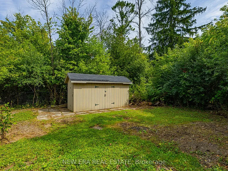 1031 Lake Dr N #UPPER — Photo 38