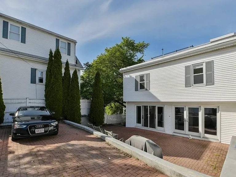 22 N Mead St — Photo 1