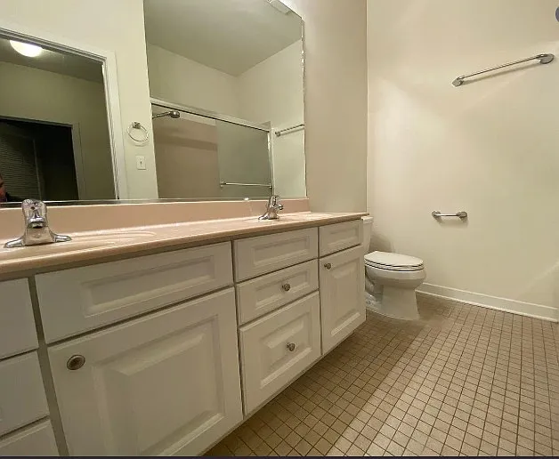 3 bed, 2.5 bath, 2033 sqft, $4,000 — Photo 2