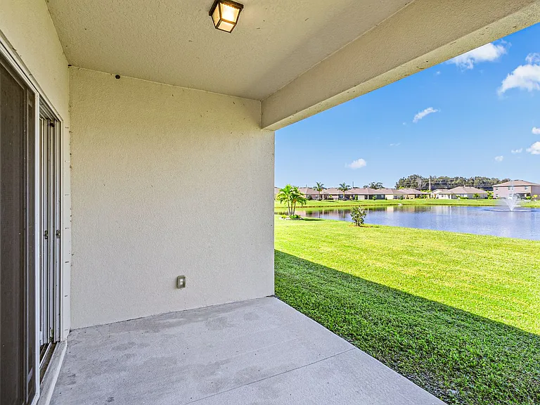 465 Sorrento Dr — Photo 32