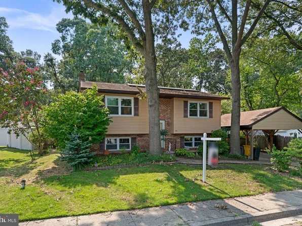 140 Pennsylvania Ave, Pasadena, MD 21122